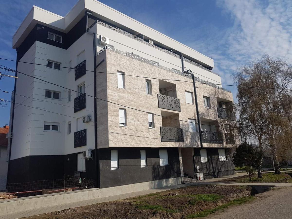 Royal Residence Apartmani 2 Pančevo Exterior foto